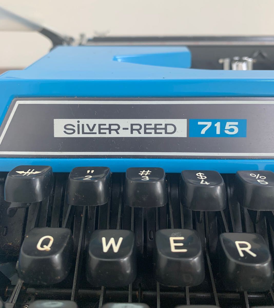 【美品】SILVER REED シルバーリード 715 タイプライター 昭和レトロ アンティーク レトロ ブルーの画像3