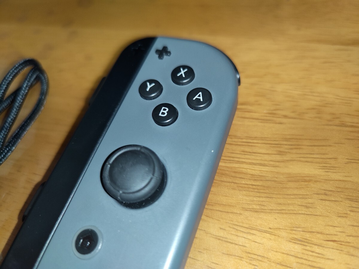 ジャンク　中古　送料無料　ジョイコン Nintendo ニンテンドースイッチ Joy-Con 右　コントローラー　グレー_画像2