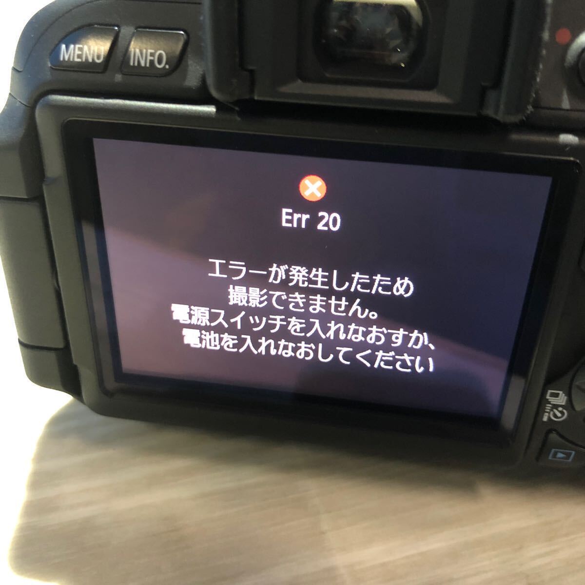 Canon キャノン EOS Kiss X5 DS126311 CANON LENS EF 28mm 1:2.8 IS USM φ58mm デジカメ 付属品付き 通電OK 現状品の画像2