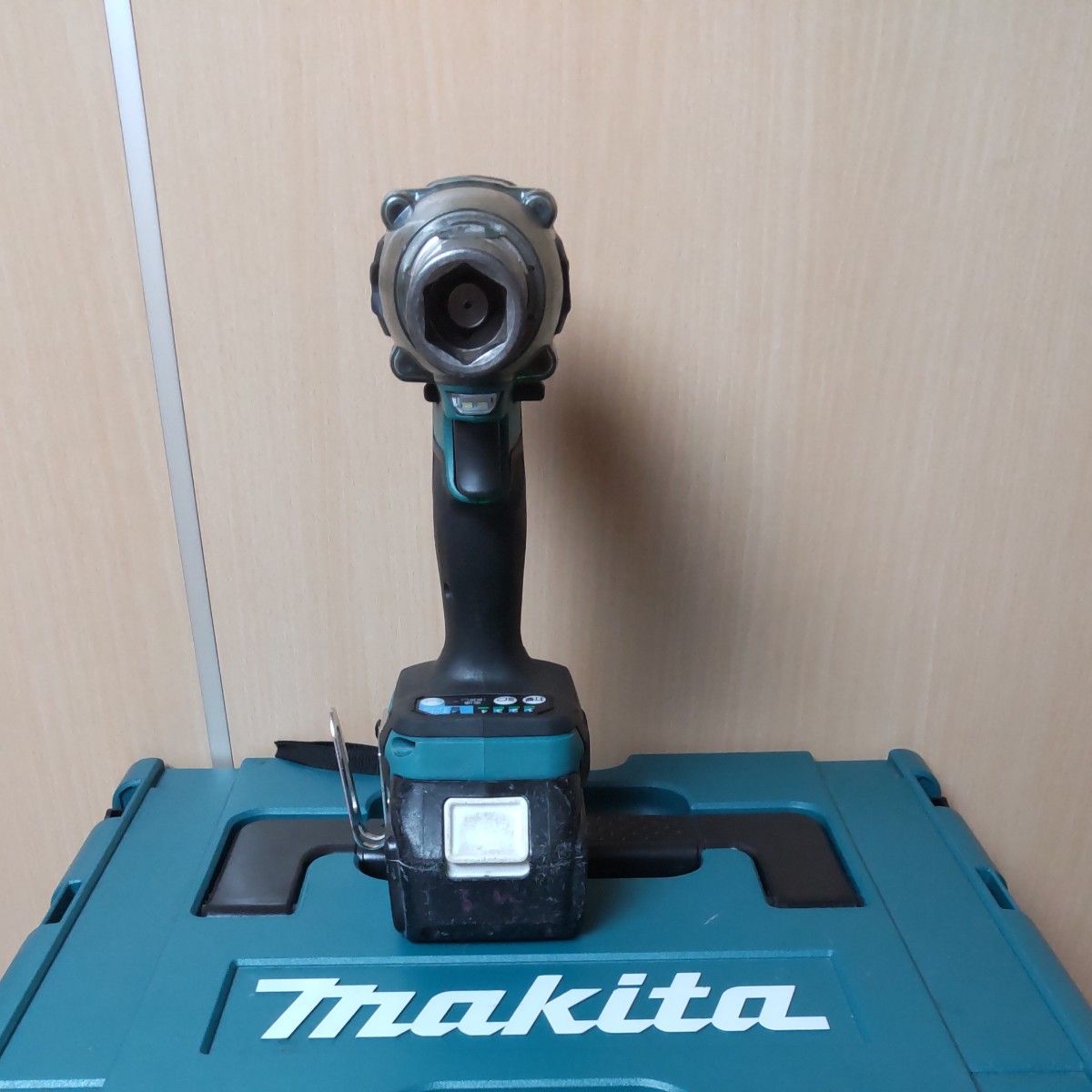 マキタ(makita) 充電式インパクトレンチ 18V　TW300D