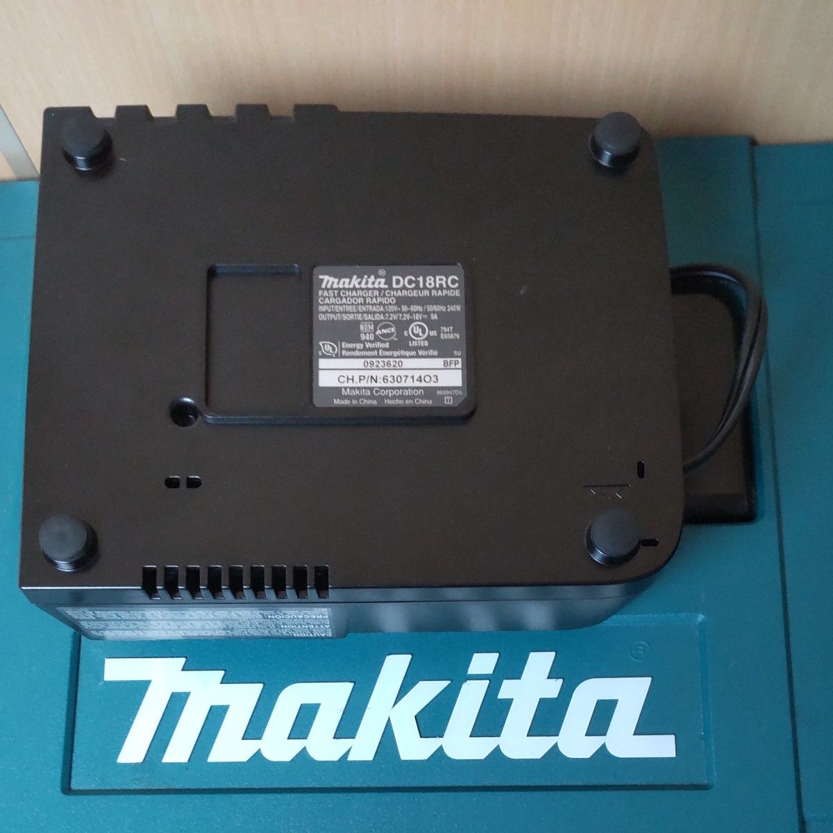 マキタ(makita) 充電式インパクトレンチ 18V　TW300D