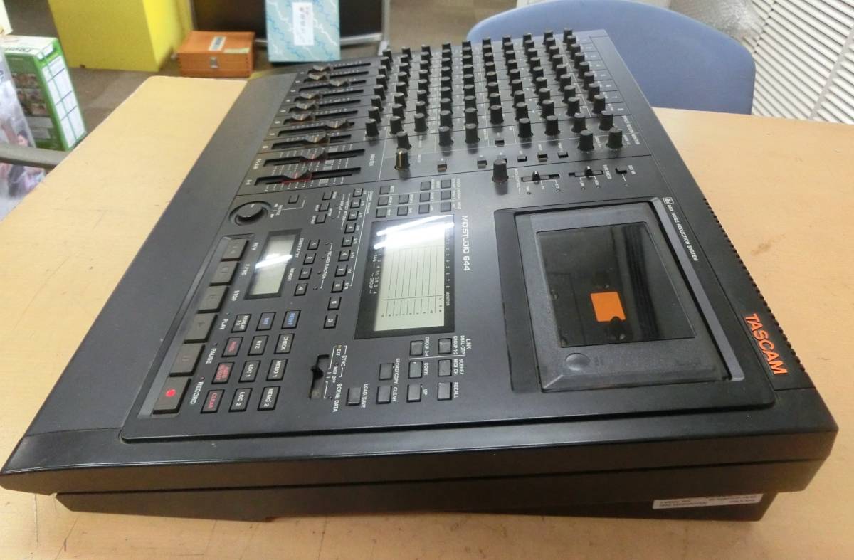  used ( junk ) adaptor lack of TASCAM/ Tascam 644 multitrack recorder [511-876] * free shipping ( Hokkaido * Okinawa * remote island excepting )*