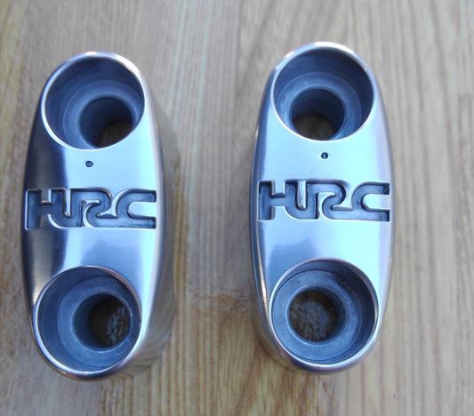 HRC ハンドルクランプ 本物 絶版品 未使用 22.2mmバーハンドル用 の画像1