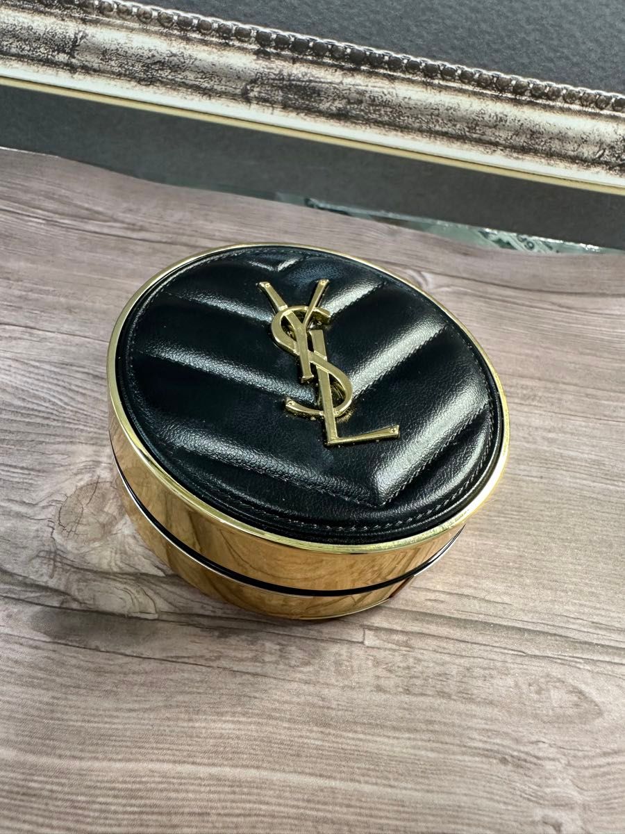 YSL クッションファンデ N20