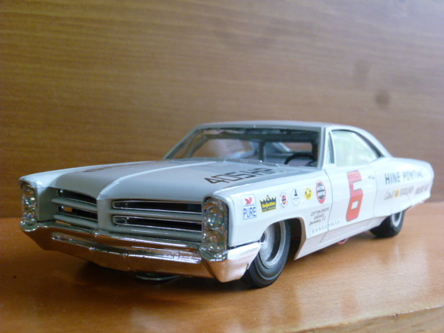 1966年型 PONTIAC BONNEVILLE 1/25 ストックカーモデル、タミヤ模型製D型シャーシ改造