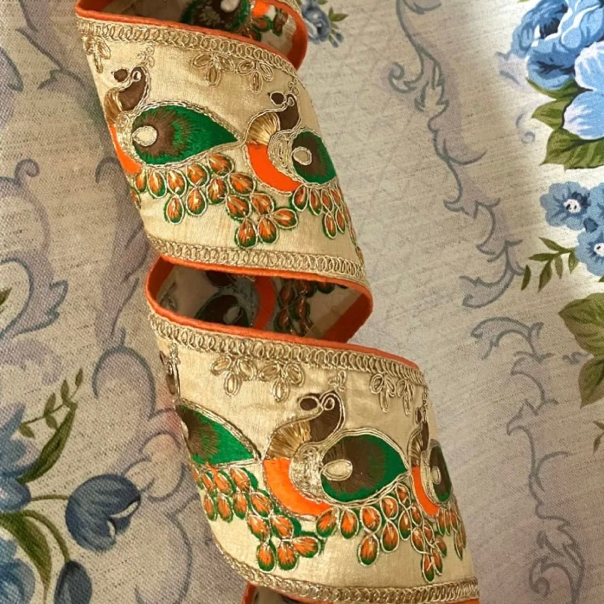 リボン　チロリアンテープ　太い幅9.8cm 1m単位  手芸　金糸　光沢　インド　孔雀　ゴーダ　刺繍