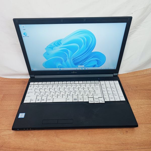 ノートパソコン 富士通 LIFEBOOK A577/SX Core i5-7300U 2.6GHz 起動確認済みジャンク2_画像1