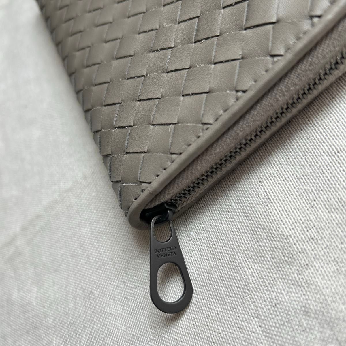 ★新品未使用品★  ★ボッテガ ヴェネタ　BOTTEGA VENETA  イントレチャート バイカラー ラウンドファスナー長財布★