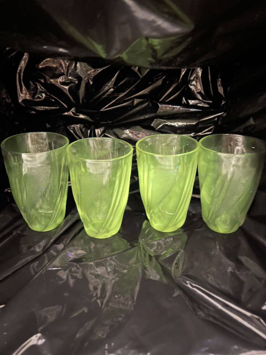 ウランガラス　ウラングラス　タンブラー コップ 昭和レトロ　紫ガラス　透明　食器　