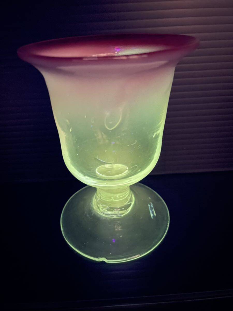ウランガラス 昭和レトロ 氷コップ 大正ロマン 乳白色ガラス 食器 1円スタートの画像1