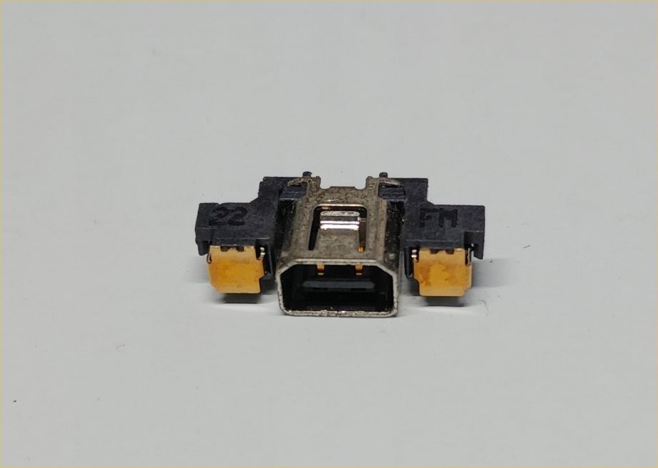 ニンテンドー ３DS／３DSLL 充電コネクター の画像1