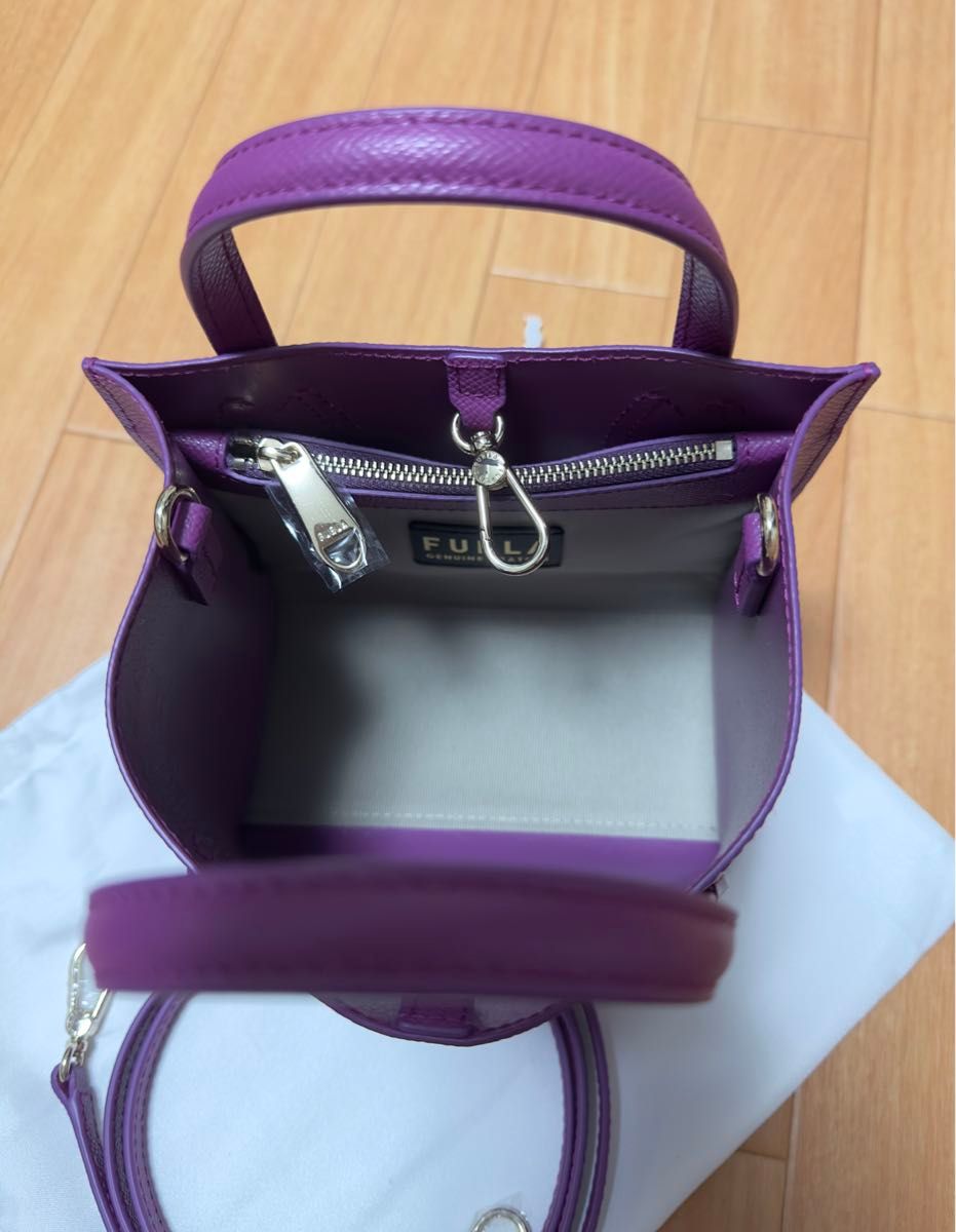 新品　 FURLA  フルラ　ミニ　ショルダーバッグ　パープル色