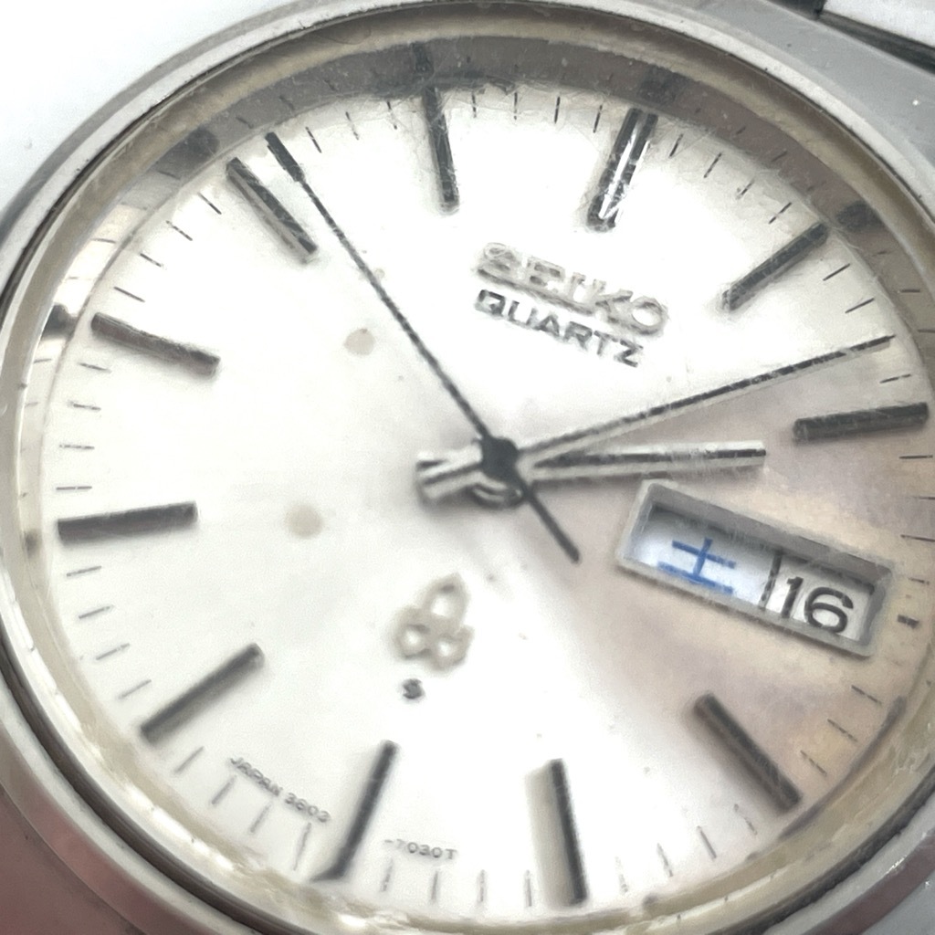6904★SEIKO セイコー QZ 3803-7020 デイデイト ラウンド シルバー文字盤 メンズ腕時計 シルバー 銀色 動作未確認 リューズ不良の画像2