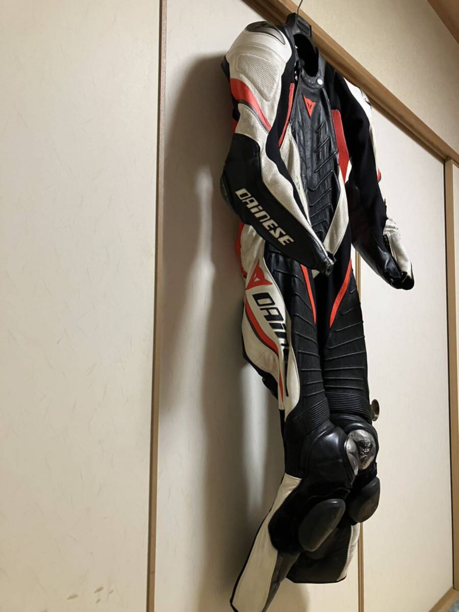 MFJ公認　ダイネーゼ レーシングスーツ ＥＵ44サイズ　検）Alpinestars RSタイチ　クシタニ　革ツナギ　MOTOGP　走行会　ミニバイク_画像2