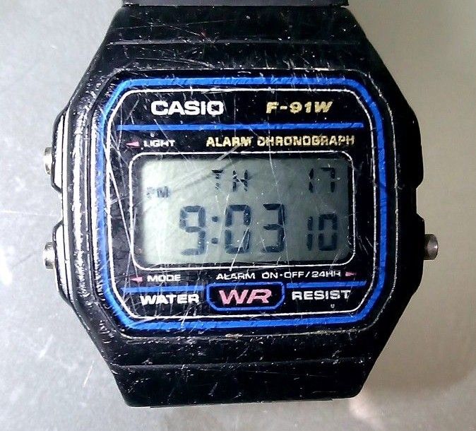 CASIO デジタル時計 F91W ①