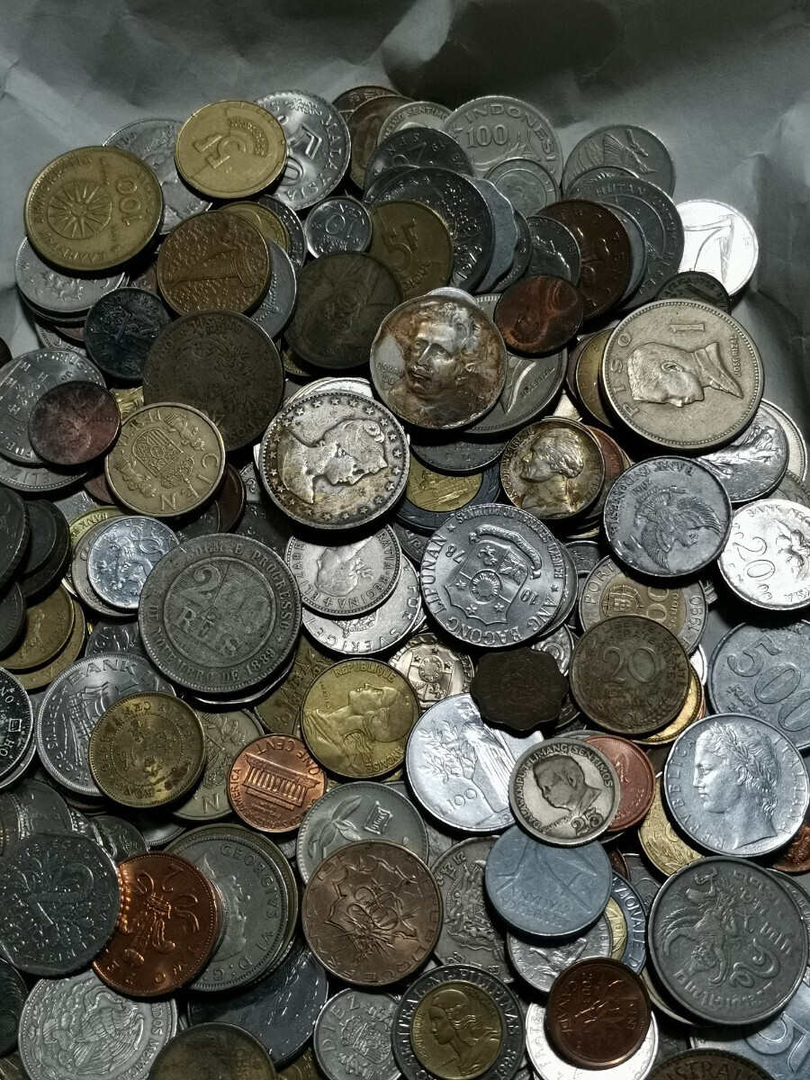古銭 まとめ 約1.8kg 硬貨 コイン 外国銭 外国コイン アメリカ 外貨 貨幣の画像4