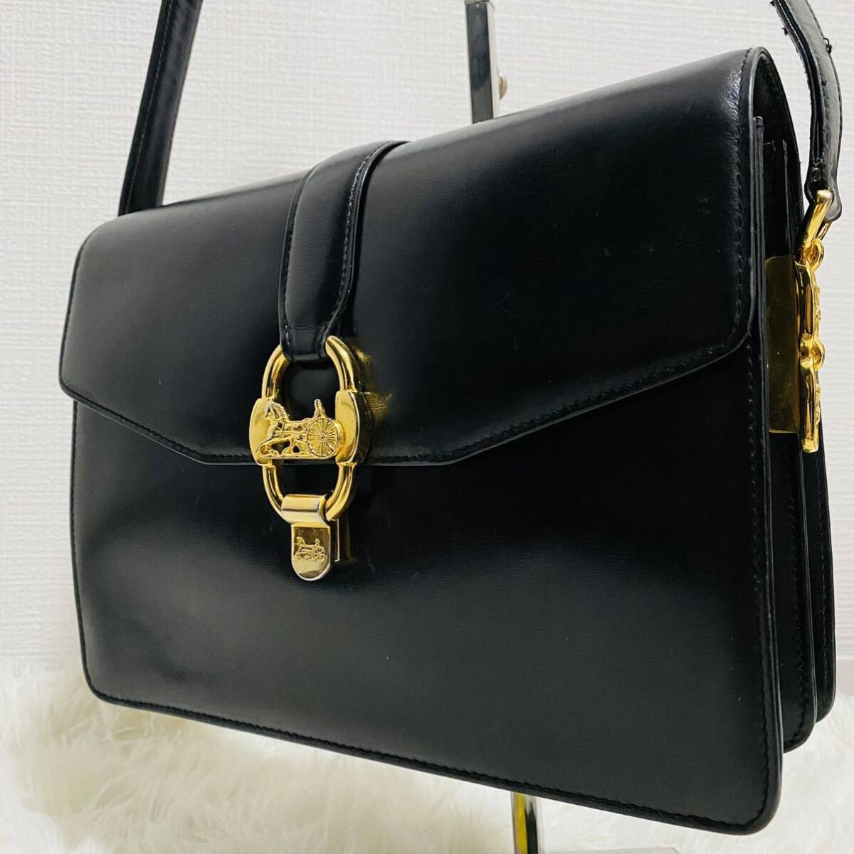 1円 美品 【CELINE セリーヌ 】ショルダーバッグ 斜め掛け 馬車金具 トリオンフ カーフレザー 本革 ブラック 1スタの画像1