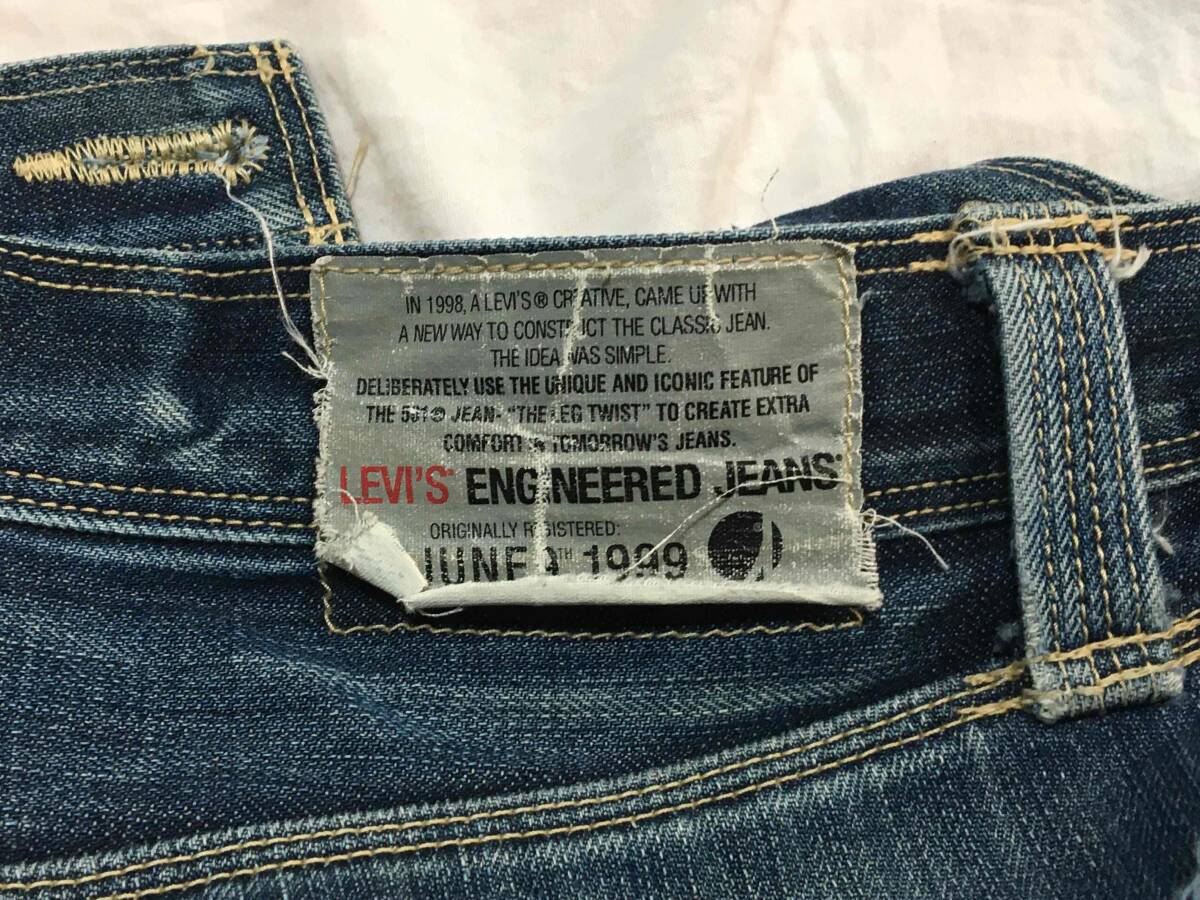 【Levi’sが世界初の「立体裁断」で仕上げたエンジニアード！中古のため998円即決！】３４インチに合わせた裁断なので大変綺麗なシルエットの画像8