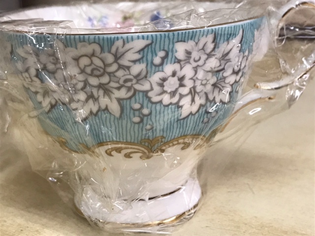 【未使用保管品】 Royal Albert Enchantment ロイヤルアルバート エンチャントメント カップ＆ソーサー ２脚セットの画像7