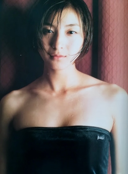  Hirosue Ryouko photoalbum Happy 20th Birthday wistaria fee . sand photographing 