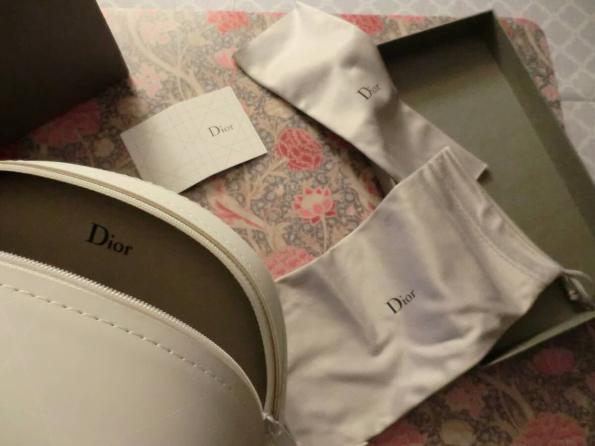 DIOR 未使用 ディオール 箱入り ポーチ ケース セット サングラス メガネ ケース 白 ホワイト カナージュ 限定 ノベルティ Christian Dior の画像5