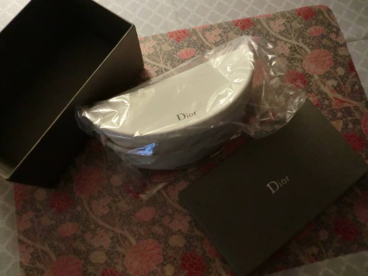 DIOR 未使用 ディオール 箱入り ポーチ ケース セット サングラス メガネ ケース 白 ホワイト カナージュ 限定 ノベルティ Christian Dior の画像4