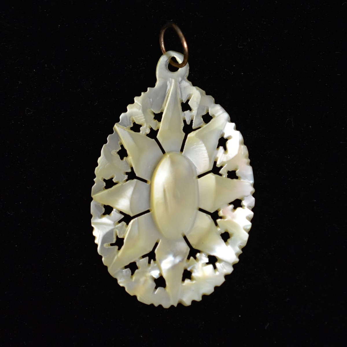  antique betsure Hem pearl White Butterfly ./ mother ob pearl /... star / Star. pendant top / charm genuine article guarantee 