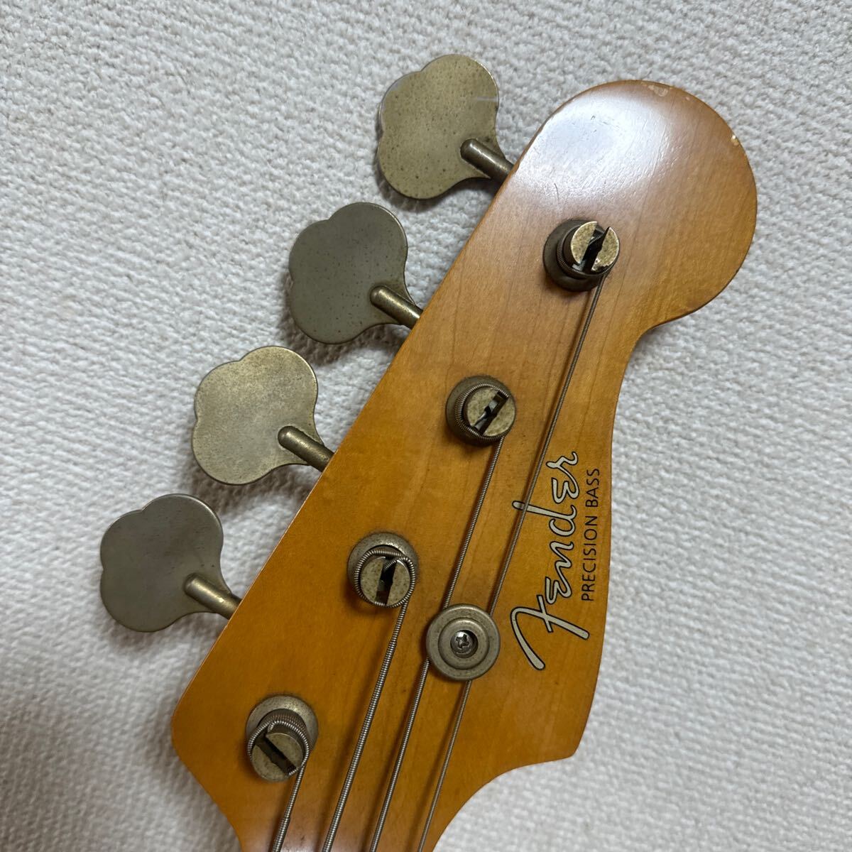 Fender precision bass、シリアル番号:N037765の画像5
