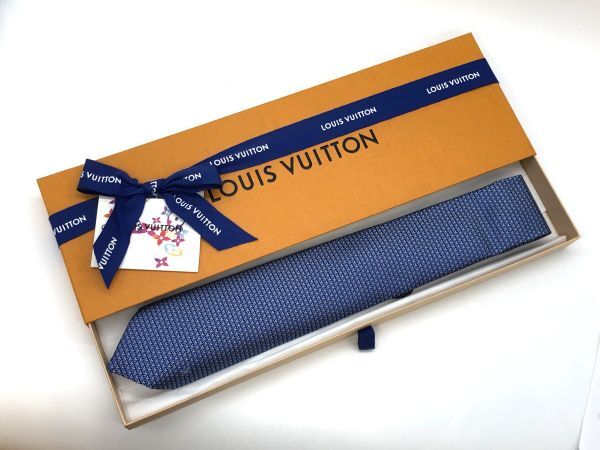 【新品未使用】LOUIS VUITTON ルイヴィトン ネクタイ M71200 ダイヤモンドブイ 8CM 現行品 光沢 青系 青色 ブルー シルク 箱付き_画像1