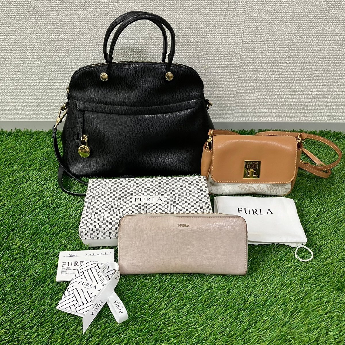 【中古品】『4-157』FURLA フルラ 長財布 ハンドバッグ ショルダーバッグ ALVEROMARTINI ポシェット など 3点まとめ_画像1