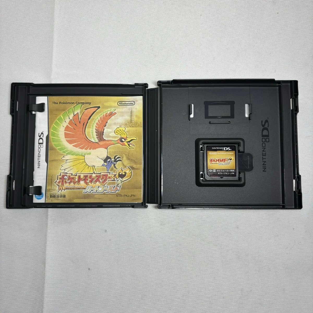 【中古品】『4-160』Nintendo DSソフト ポケットモンスターハートゴールド　ポケウォーカー付き