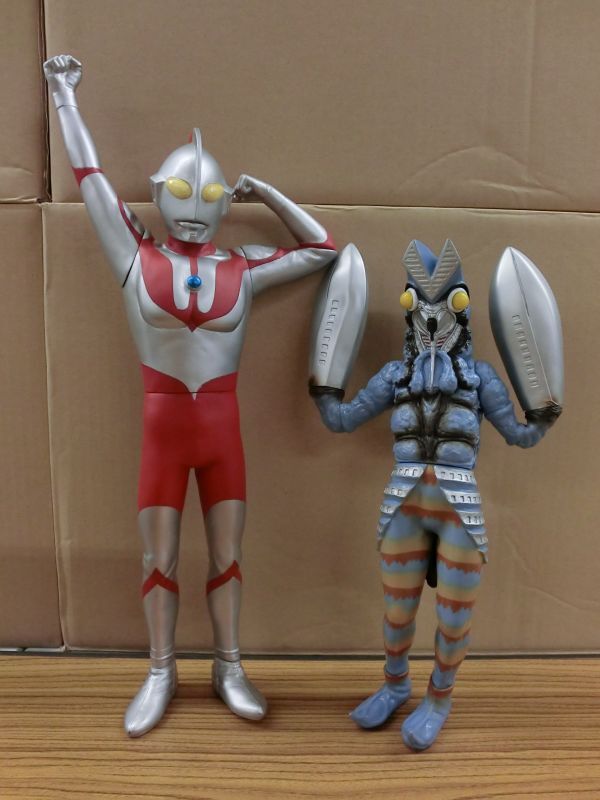 #i4【梱120】 バンプレスト スーパーソフビフィギュア ビックサイズ ウルトラマン バルタン星人 まとめ 箱無し_画像1