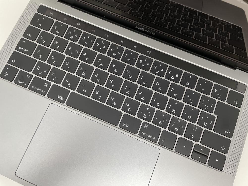 M827【ジャンク品】 MacBook Pro Mid 2017 Touch Bar付き モデル 13インチ 1TB 16GB 3.3GHz Intel Core i7 /100の画像3