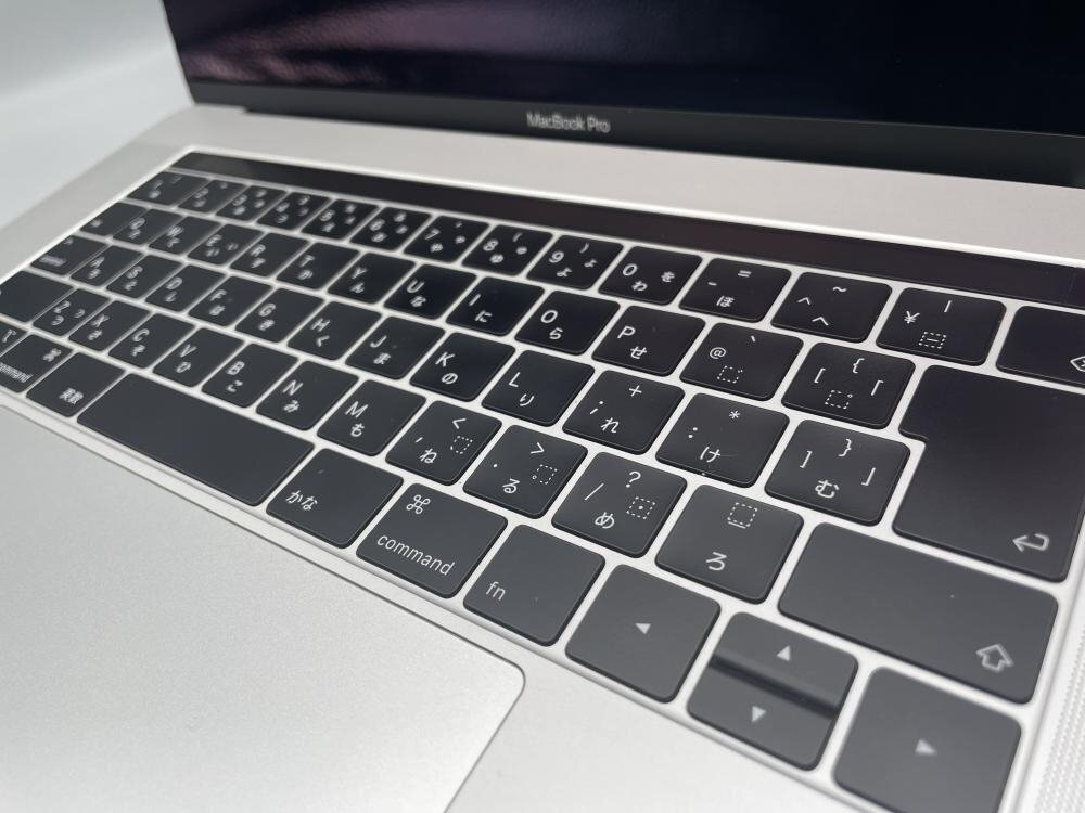 M522【一部ジャンク品】 MacBook Pro Mid 2018 Touch Bar付き モデル 15インチ 512GB 32GB 2.2GHz Intel Core i7 /100の画像3