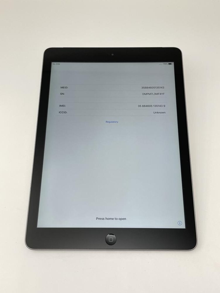 950【動作確認済・制限○ 白ロム】 iPad Air 16GB au スペースグレイの画像1