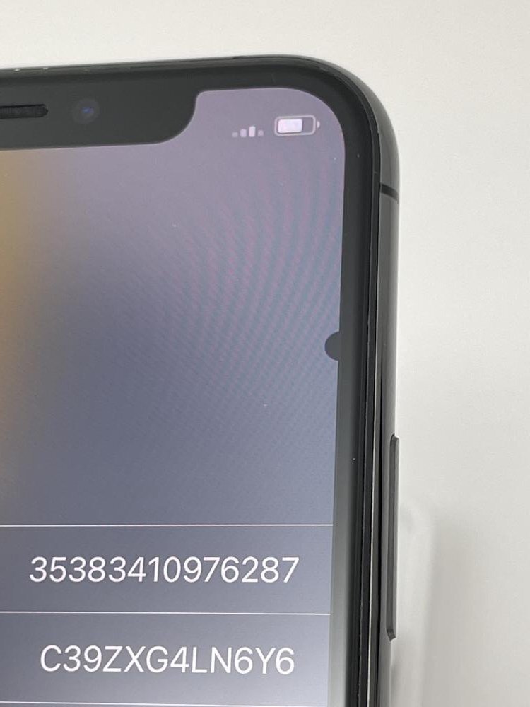 F40【ジャンク品】 iPhone 11 Pro 256GB au版SIMロック解除 SIMフリー スペースグレイ バッテリー90%の画像3