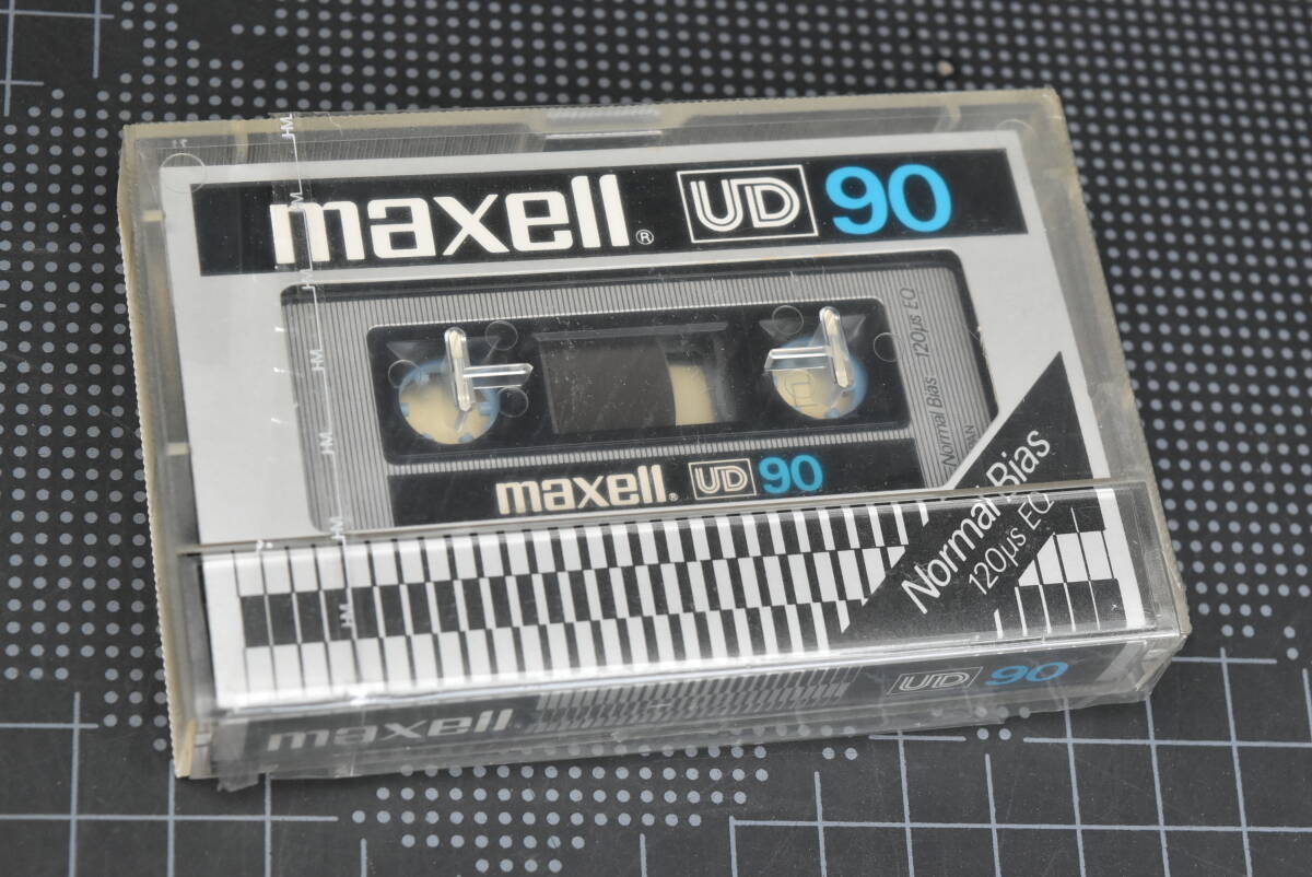 カセットテープ【 maxell : ＵＤ 】マクセル ノーマルテープ “ ＵＤ ” 1978～1982年頃の販売品３巻（未使用・未開封）_⑤：“ＵＤ” (1978～1979年)