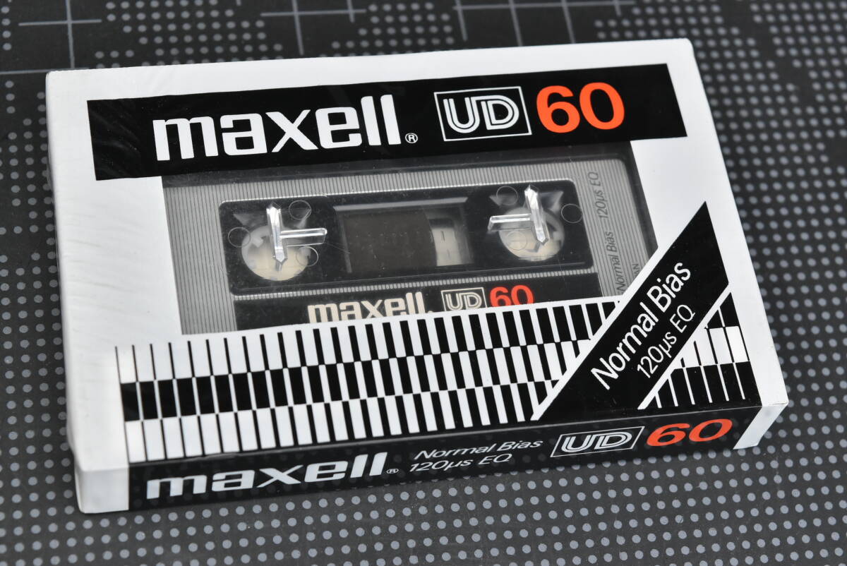 カセットテープ【 maxell : ＵＤ 】マクセル ノーマルテープ “ ＵＤ ” 1978～1982年頃の販売品３巻（未使用・未開封）_④： “ＵＤ” (1981～1982年)