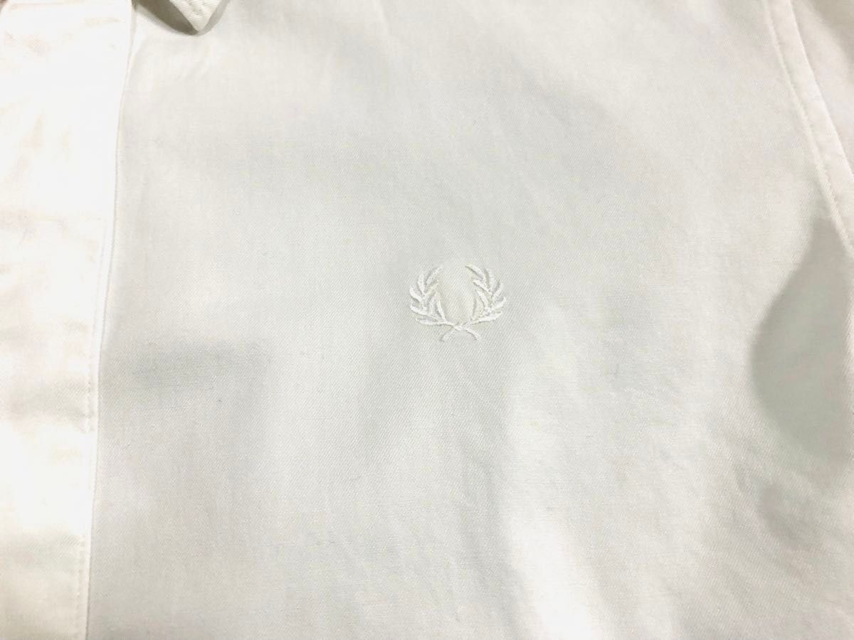 美品　Mサイズ　FRED PERRY　フレッドペリー　 長袖シャツ　 白