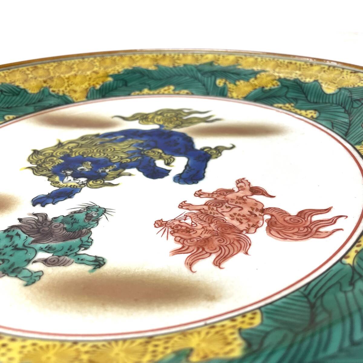 九谷焼 色絵獅子 在名 直径31.4cm 青手 吉田屋写 九谷 骨董 飾皿 陶器 飾り皿 時代物の画像5