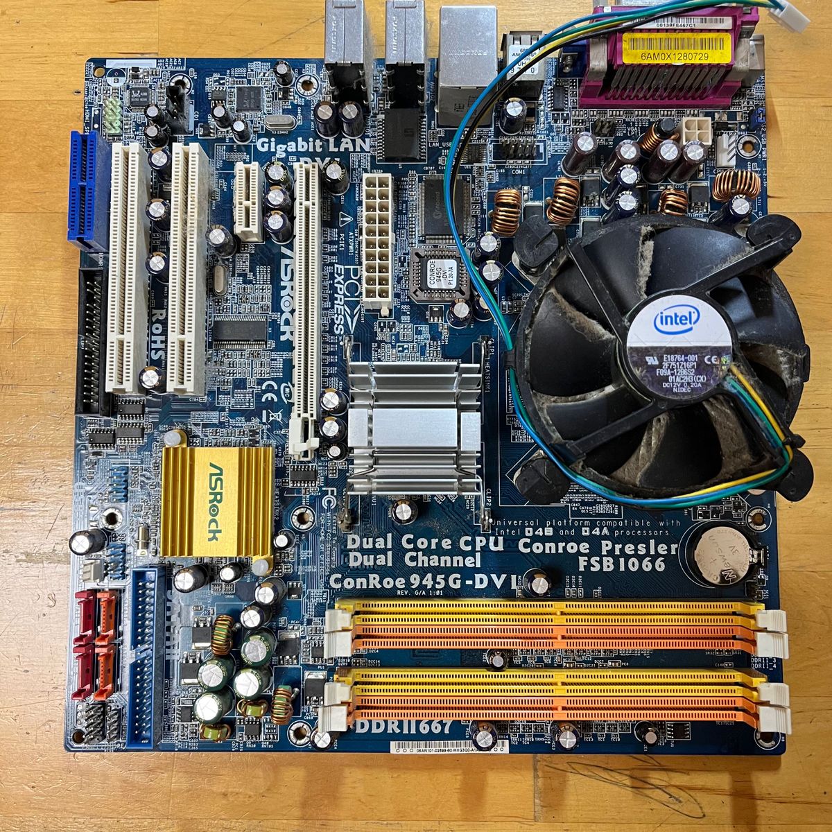 マザーボード　Conroe945G-DVI CPU E2140付き