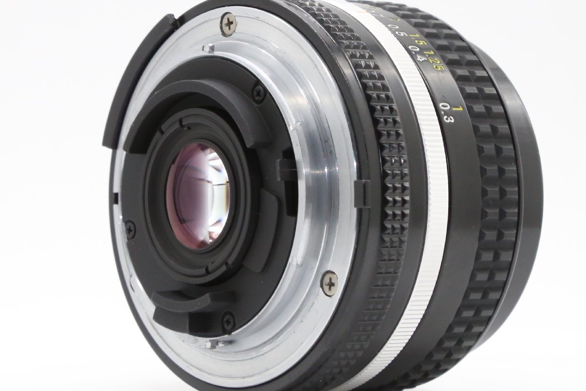 美品 レア Nikon Ai-s Ais Nikkor 20mm f3.5 超広角 単焦点 マニュアル オールドレンズ_画像7