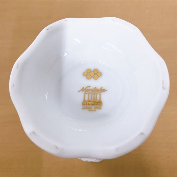 369*Noritake ノリタケ ダイヤモンドコレクション 一輪差し 一輪挿し 白磁 花の陽刻文 花瓶 フラワーベースの画像6