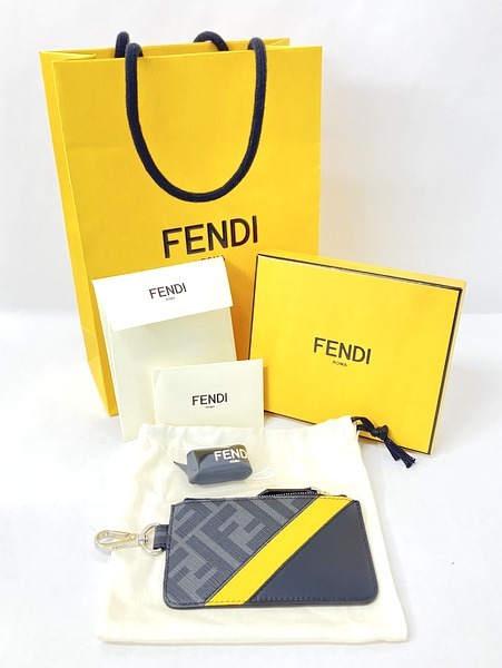 FENDI フェンディ ズッカ スモール コイン カード ポーチ カード FENDI フェンディ ズッカ スモール コイン カード ポーチ カード