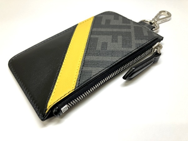 FENDI フェンディ ズッカ スモール コイン カード ポーチ カード FENDI フェンディ ズッカ スモール コイン カード ポーチ カード