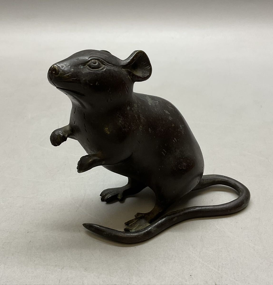 ネズミ 鼠 置物 オブジェ 銅製 動物 干支置物 重さ410g_画像1