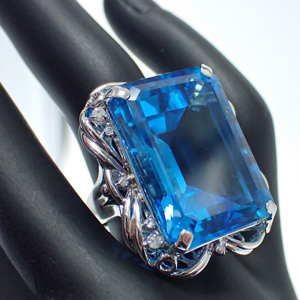 特大50ct ブルートパーズ K18WG ダイヤリング スイスブルー Blue 特大50ct ブルートパーズ K18WG ダイヤリング スイスブルー Blue