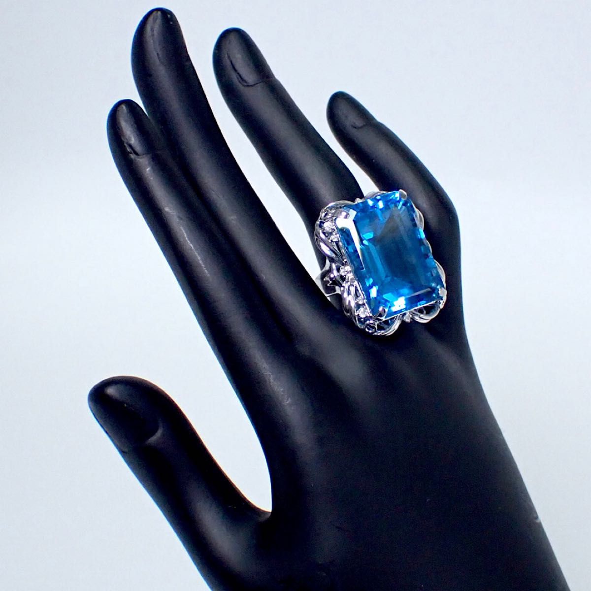 特大50ct ブルートパーズ K18WG ダイヤリング スイスブルー Blue 特大50ct ブルートパーズ K18WG ダイヤリング スイスブルー Blue