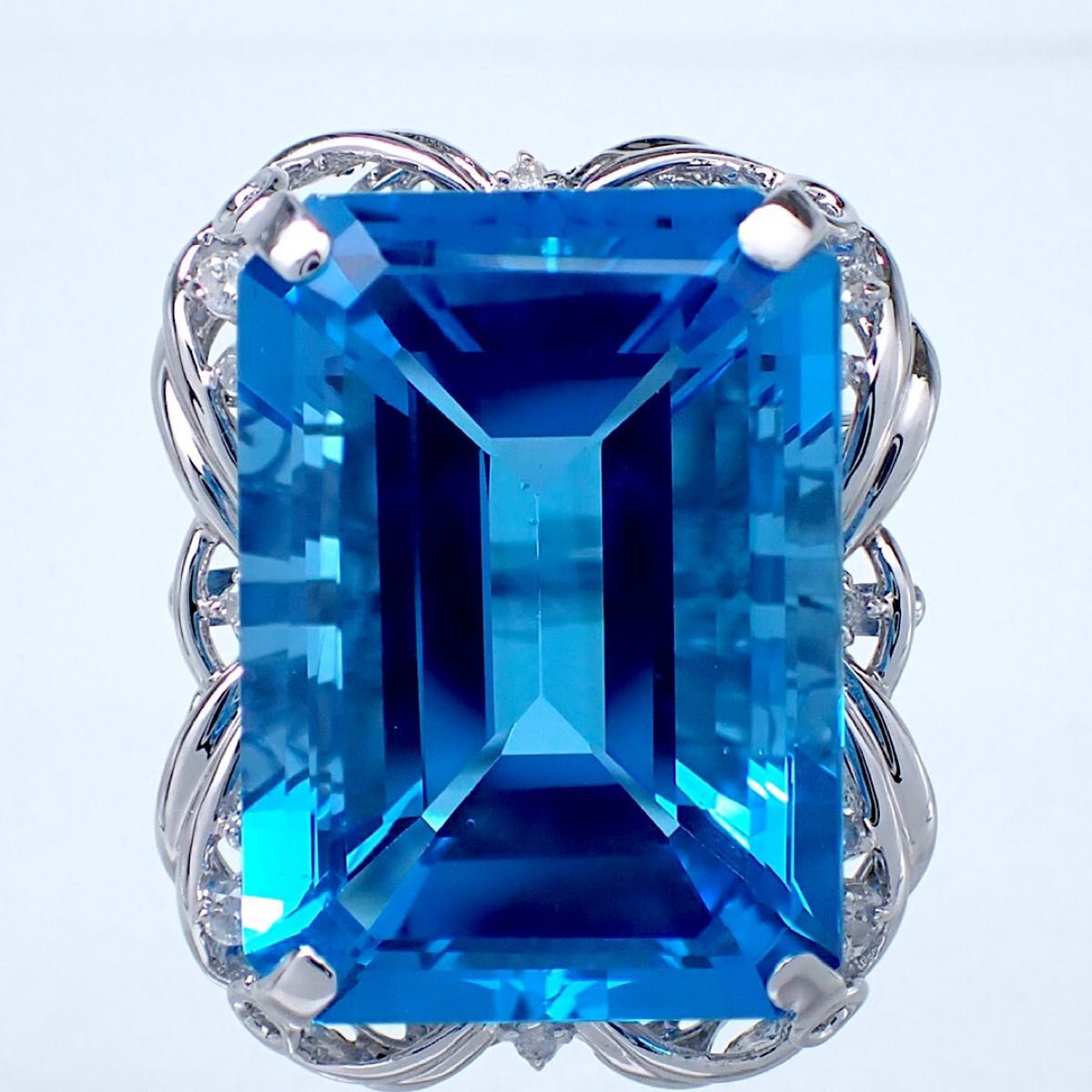 特大50ct ブルートパーズ K18WG ダイヤリング スイスブルー Blue 特大50ct ブルートパーズ K18WG ダイヤリング スイスブルー Blue