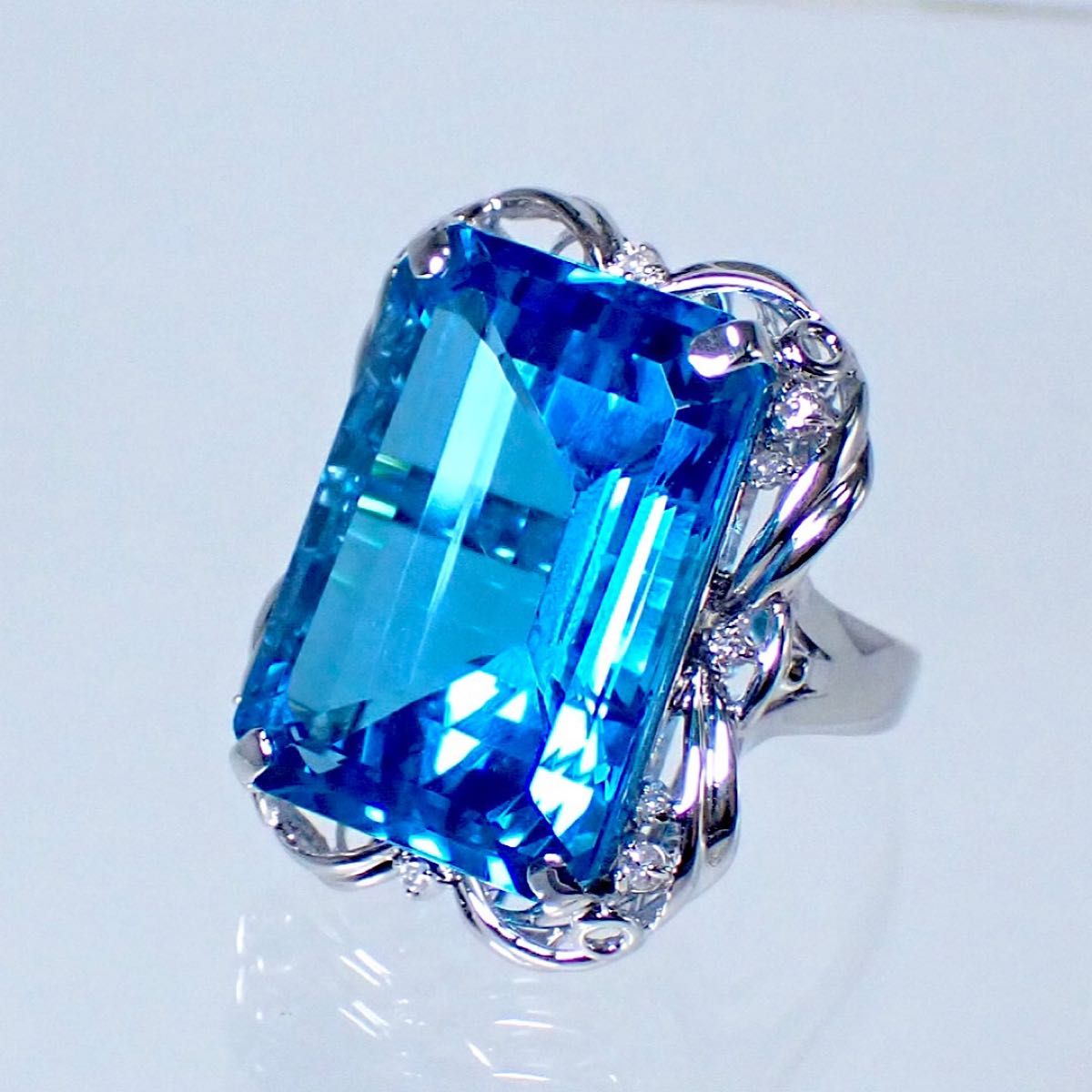 特大50ct ブルートパーズ K18WG ダイヤリング スイスブルー Blue 特大50ct ブルートパーズ K18WG ダイヤリング スイスブルー Blue
